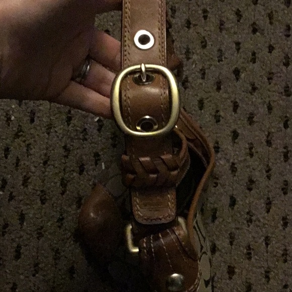 A coach handbag very nice never been used - Picture 5 of 7